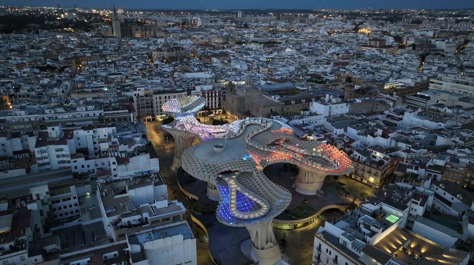 Un intermedio a la altura: JOSS y una orquesta desde el aire - DroneSevilla